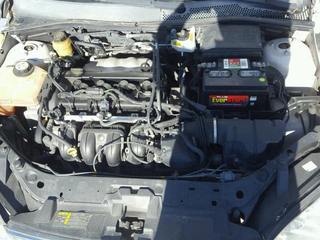 1FAFP34N75W315739 - 2005 FORD FOCUS ZX4 SILVER photo 7