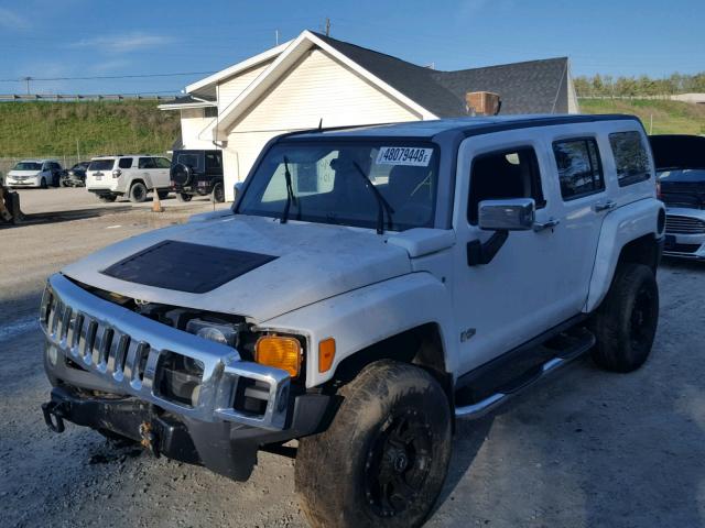 5GTDN136168319337 - 2006 HUMMER H3 WHITE photo 2