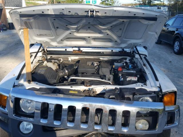 5GTDN136168319337 - 2006 HUMMER H3 WHITE photo 7