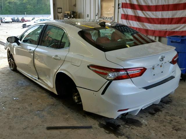 4T1BZ1HK5JU004836 - 2018 TOYOTA CAMRY XSE WHITE photo 3