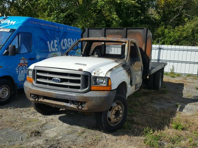 1FDAF56F81EA51645 - 2001 FORD F550 SUPER WHITE photo 2