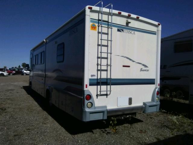 5B4LP57G923338562 - 2002 WORKHORSE CUSTOM CHASSIS MOTORHOME WHITE photo 3