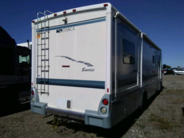 5B4LP57G923338562 - 2002 WORKHORSE CUSTOM CHASSIS MOTORHOME WHITE photo 4