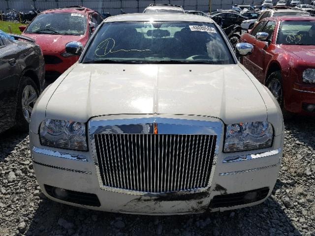 2C3JA53G75H651849 - 2005 CHRYSLER 300 TOURIN CREAM photo 10