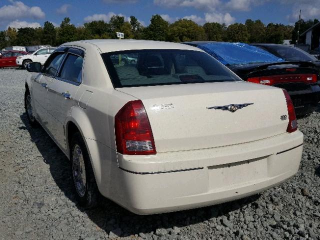 2C3JA53G75H651849 - 2005 CHRYSLER 300 TOURIN CREAM photo 3