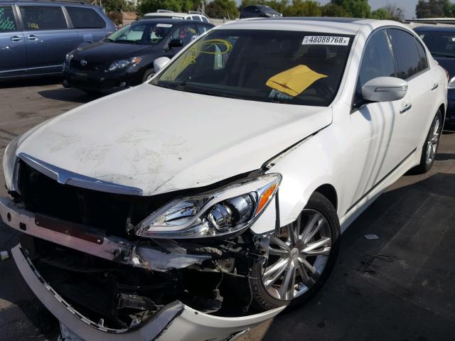 KMHGC4DF6CU172599 - 2012 HYUNDAI GENESIS 4. WHITE photo 2