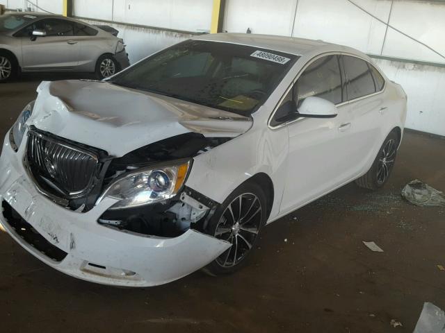 1G4PW5SK1G4167748 - 2016 BUICK VERANO SPO WHITE photo 2