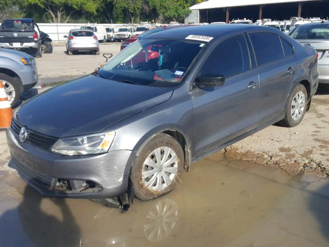 3VW2K7AJ5DM410389 - 2013 VOLKSWAGEN JETTA BASE GRAY photo 2