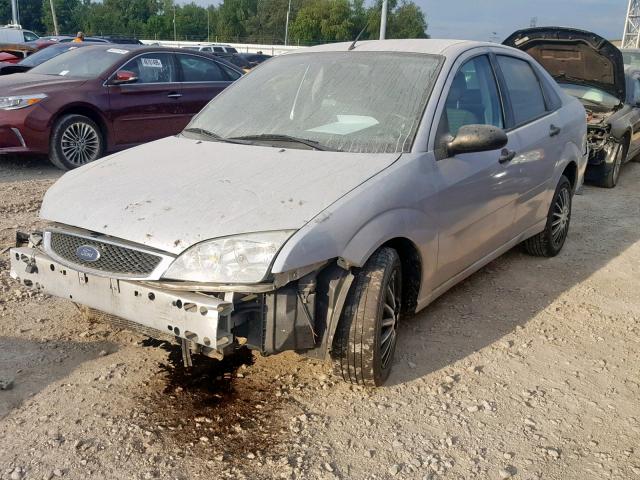 1FAFP34N87W142915 - 2007 FORD FOCUS ZX4 SILVER photo 2