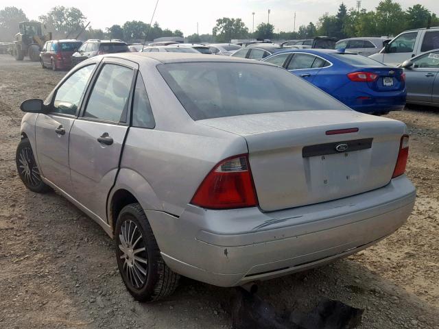 1FAFP34N87W142915 - 2007 FORD FOCUS ZX4 SILVER photo 3