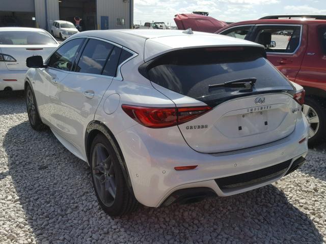 SJKCH5CP7JA042461 - 2018 INFINITI QX30 BASE WHITE photo 3