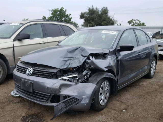 3VW2K7AJ5DM318571 - 2013 VOLKSWAGEN JETTA BASE Արծաթագույն լուսանկար 2