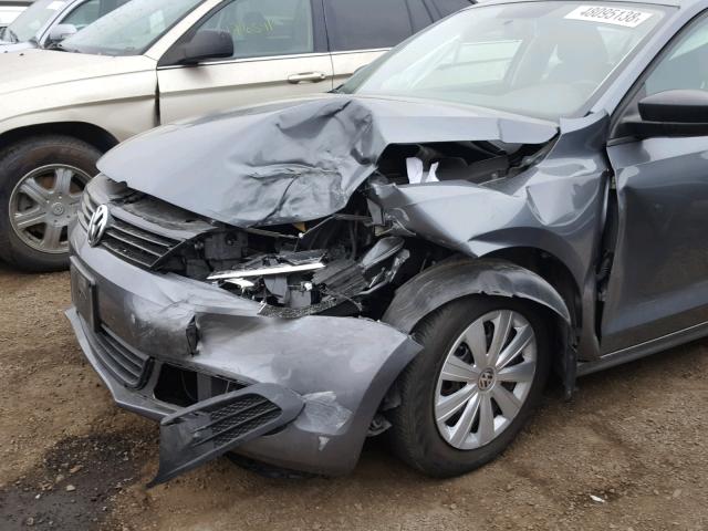 3VW2K7AJ5DM318571 - 2013 VOLKSWAGEN JETTA BASE Արծաթագույն լուսանկար 9