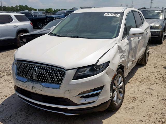 5LMCJ2C9XKUL18633 - 2019 LINCOLN MKC SELECT WHITE photo 2