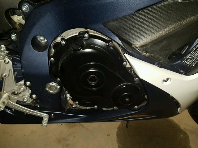 JS1GR7MA7B2103241 - 2011 SUZUKI GSX750 BLUE photo 7