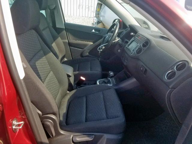 WVGBV75N89W519231 - 2009 VOLKSWAGEN TIGUAN SE RED photo 5