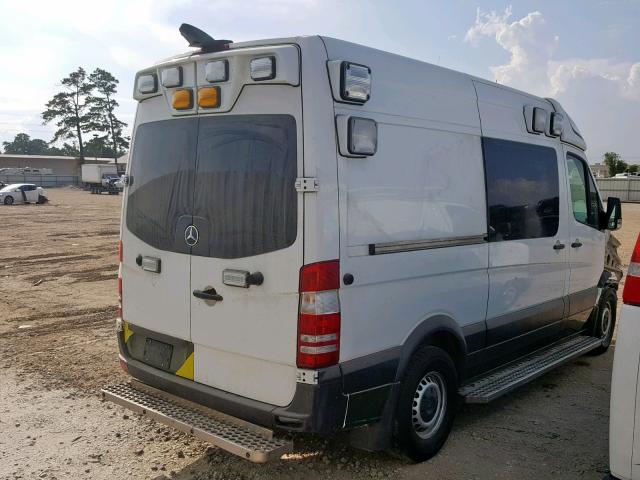 WD3PE7CD3HP412904 - 2017 MERCEDES-BENZ SPRINTER 2 WHITE photo 4