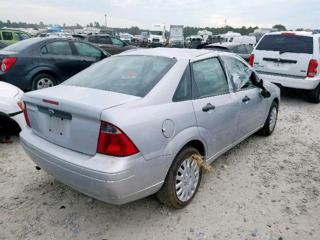 1FAFP34N17W267061 - 2007 FORD FOCUS ZX4 SILVER photo 4