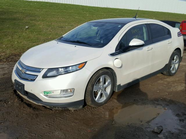 1G1RE6E44CU123135 - 2012 CHEVROLET VOLT WHITE photo 2