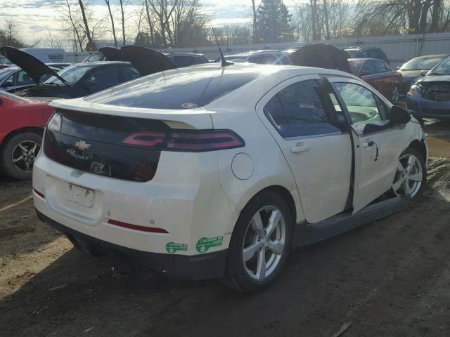 1G1RE6E44CU123135 - 2012 CHEVROLET VOLT WHITE photo 4