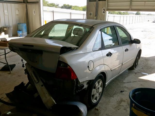 1FAFP34N47W141437 - 2007 FORD FOCUS ZX4 GRAY photo 4