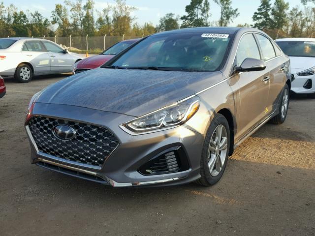 5NPE34AF1JH709256 - 2018 HYUNDAI SONATA SPO GRAY photo 2