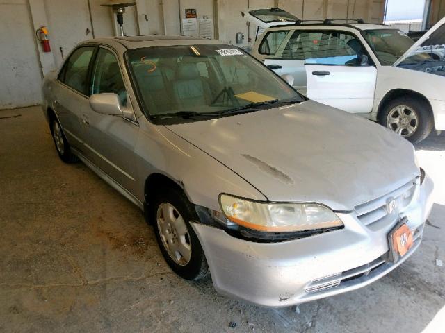 1HGCG16502A022628 - 2002 HONDA ACCORD EX SILVER photo 1