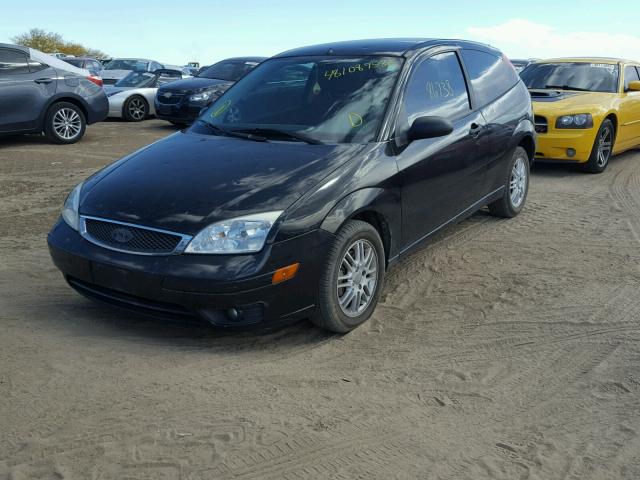 1FAFP31N77W331141 - 2007 FORD FOCUS ZX3 BLACK photo 2