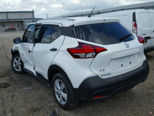 3N1CP5CU2JL499587 - 2018 NISSAN KICKS S WHITE photo 3