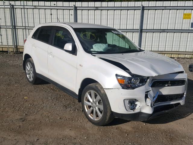 4A4AR4AU2FE031239 - 2015 MITSUBISHI OUTLANDER WHITE photo 1