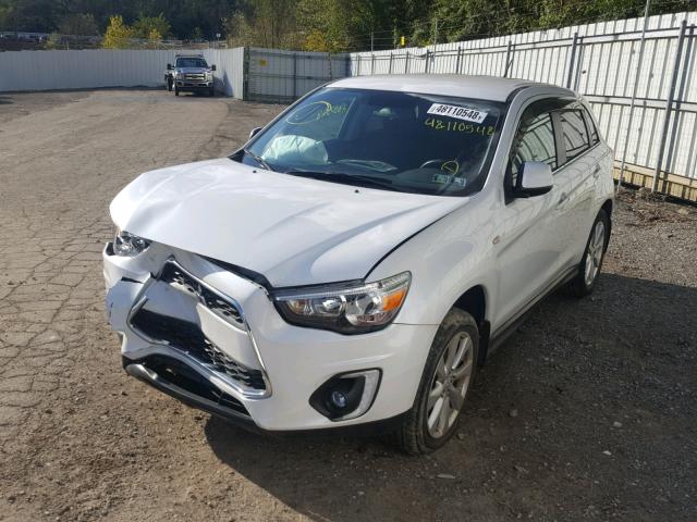 4A4AR4AU2FE031239 - 2015 MITSUBISHI OUTLANDER WHITE photo 2