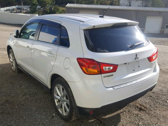 4A4AR4AU2FE031239 - 2015 MITSUBISHI OUTLANDER WHITE photo 3