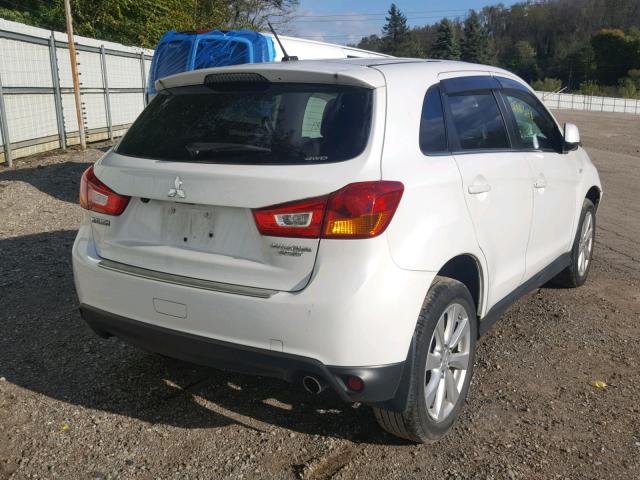 4A4AR4AU2FE031239 - 2015 MITSUBISHI OUTLANDER WHITE photo 4