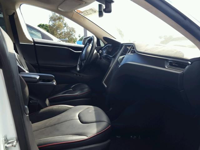 5YJSA1DP7DFP07820 - 2013 TESLA MODEL S Սպիտակ լուսանկար 5