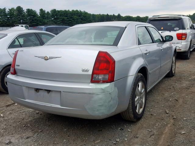 2C3JK53G75H696755 - 2005 CHRYSLER 300 TOURIN SILVER photo 4