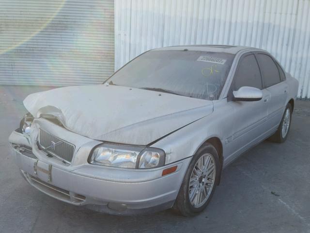 YV1TS91DX21271300 - 2002 VOLVO S80 T6 TUR SILVER photo 2