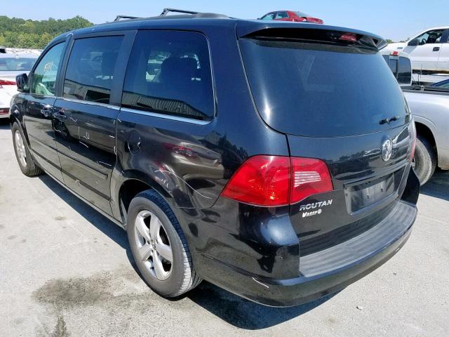 2V4RW3DG2BR643480 - 2011 VOLKSWAGEN ROUTAN SE BLACK photo 3