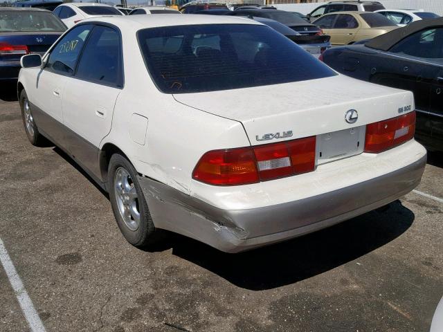 JT8BF22G7V0049473 - 1997 LEXUS ES 300 WHITE photo 3