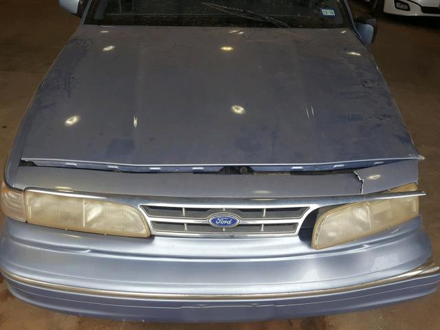 2FALP73W7VX230750 - 1997 FORD CROWN VICT BLUE photo 7