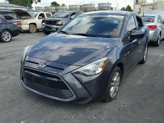 3MYDLBZV4GY113812 - 2016 TOYOTA SCION IA GRAY photo 2