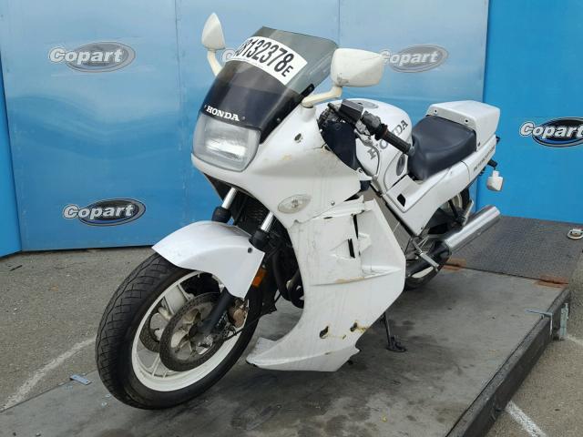 JH2RC2625HM100660 - 1987 HONDA VFR700 F WHITE photo 2