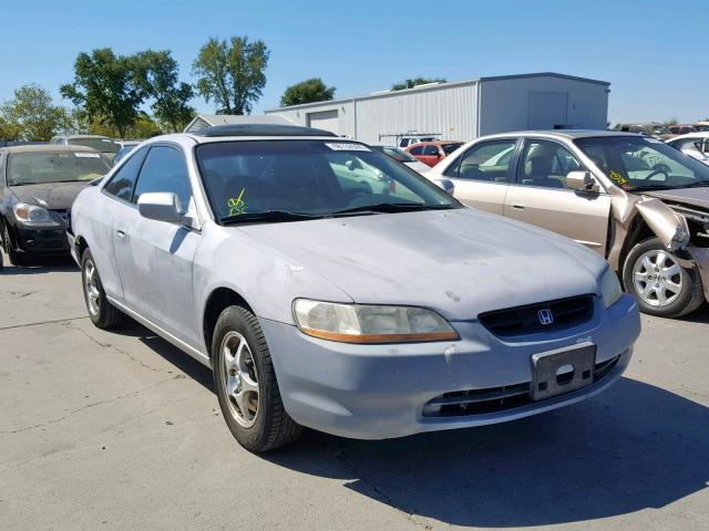 1HGCG3170YA025557 - 2000 HONDA ACCORD EX SILVER photo 1