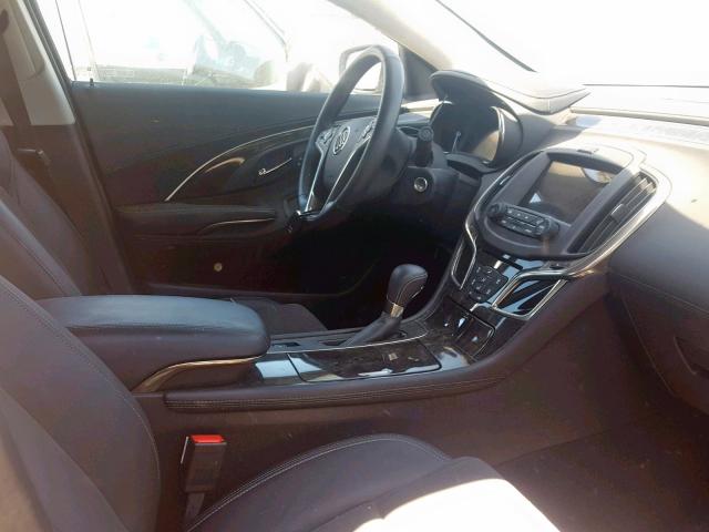 1G4GA5G30GF244937 - 2016 BUICK LACROSSE SILVER photo 5