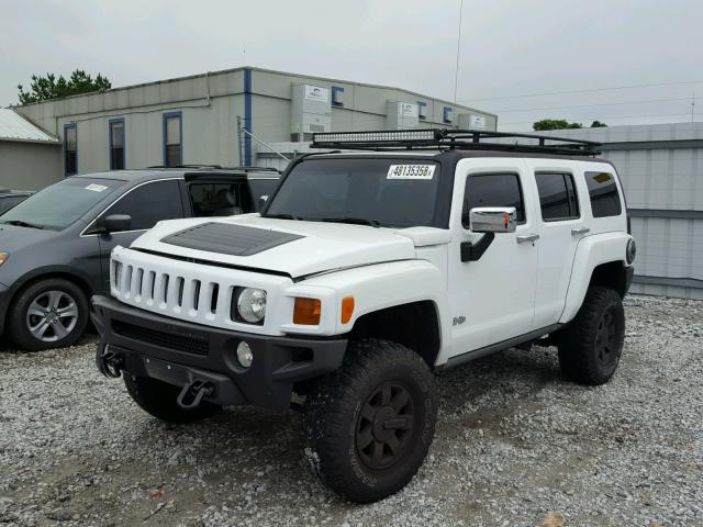 5GTDN136768197308 - 2006 HUMMER H3 WHITE photo 2