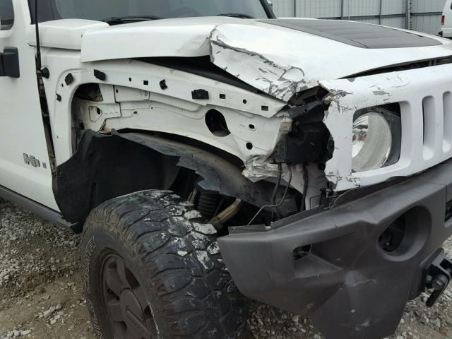 5GTDN136768197308 - 2006 HUMMER H3 WHITE photo 9