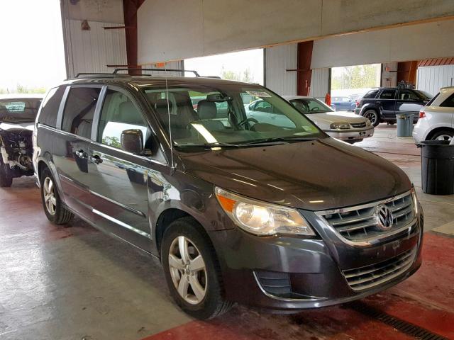 2V4RW3DG8BR695499 - 2011 VOLKSWAGEN ROUTAN SE GRAY photo 1