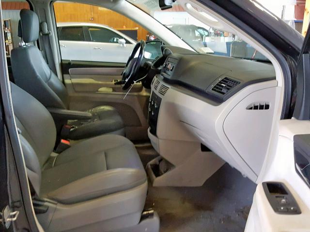 2V4RW3DG8BR695499 - 2011 VOLKSWAGEN ROUTAN SE GRAY photo 5