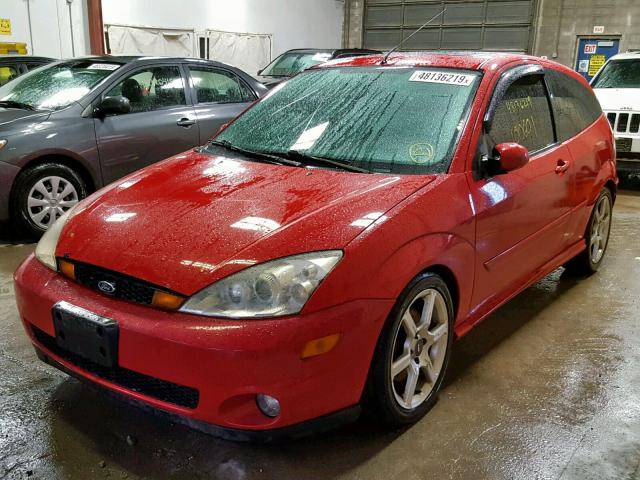 3FAHP39594R103508 - 2004 FORD FOCUS ZX3 RED photo 2