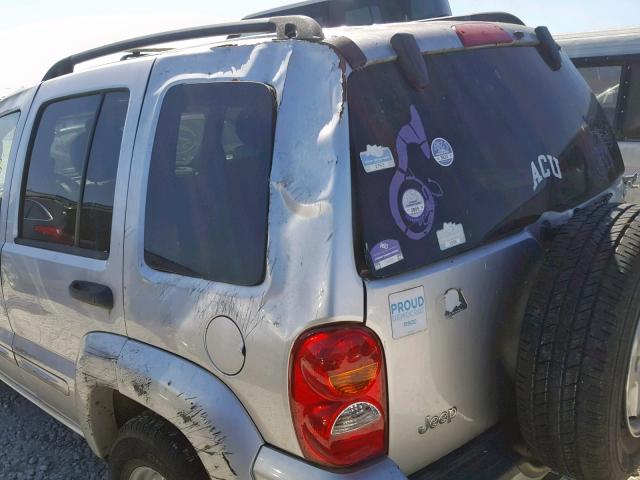 1J4GK58K13W658420 - 2003 JEEP LIBERTY LI SILVER photo 9