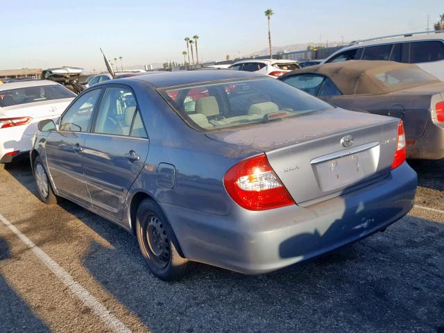 4T1BE32K12U575080 - 2002 TOYOTA CAMRY LE BLUE photo 3